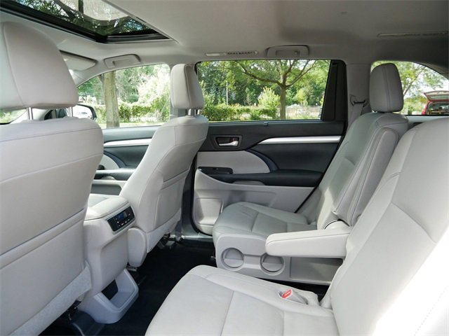 Used 2015 Toyota Highlander XLE image 9