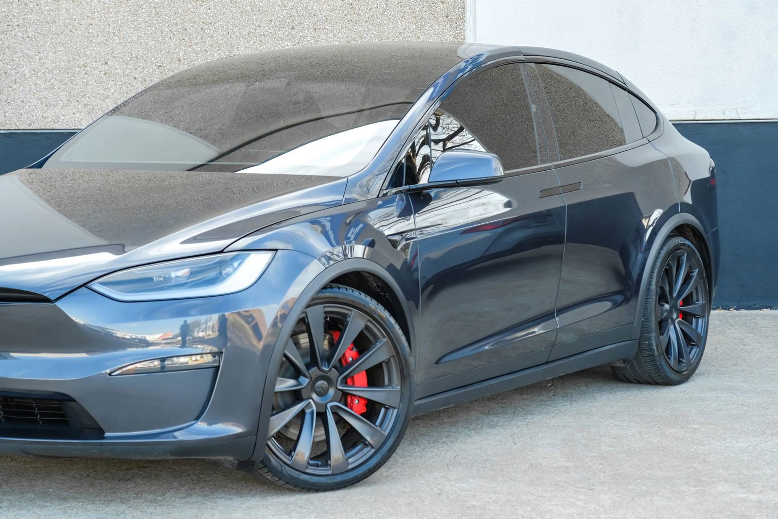 Used 2023 Tesla Model X Plaid image 4
