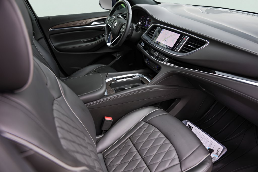 Used 2023 Buick Enclave Avenir w/ Avenir Technology Package FWD image 32