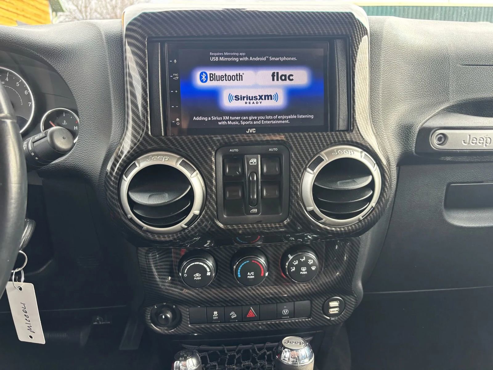 Used 2017 Jeep Wrangler Unlimited Sahara w/ Connectivity Group image 13