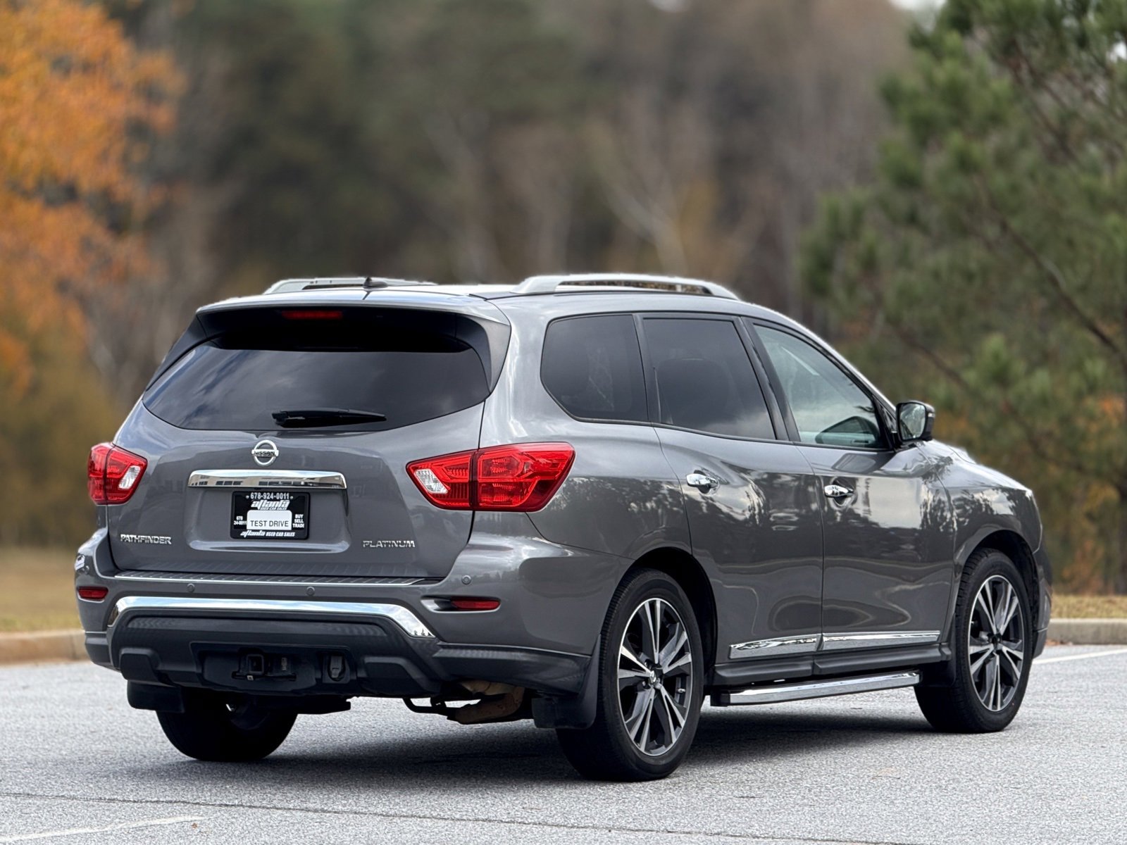 Used 2018 Nissan Pathfinder Platinum image 10