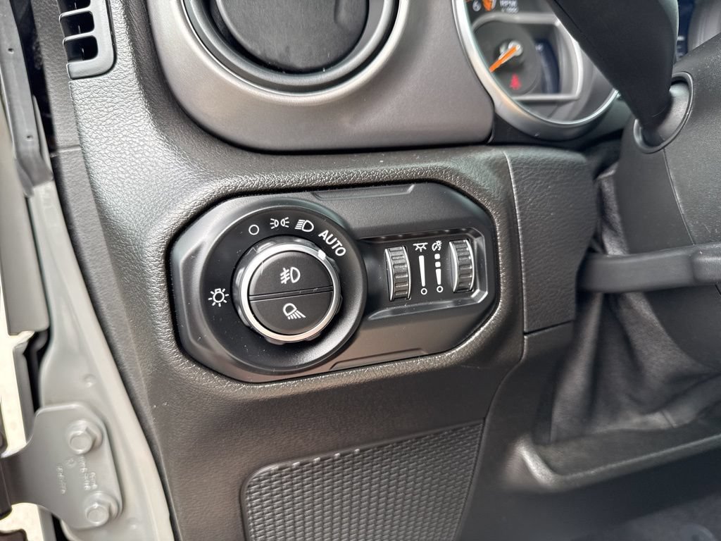 Certified 2021 Jeep Gladiator Sport AWD/4WD image 16