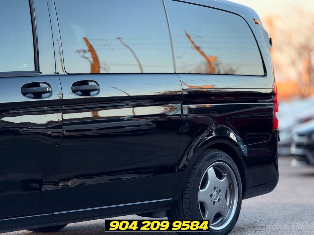Used 2018 Mercedes-Benz Metris Passenger image 3