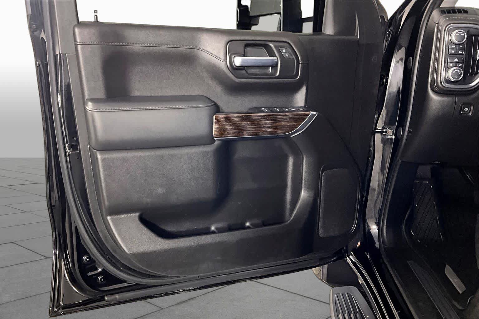 Used 2020 GMC Sierra 1500 SLE w/ Preferred Package AWD/4WD image 21