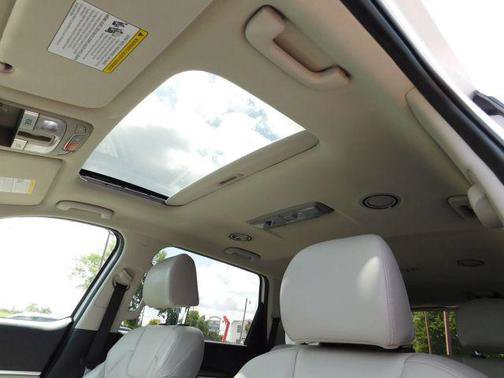 Used 2023 Kia Telluride S w/ S Sunroof Package AWD/4WD image 19