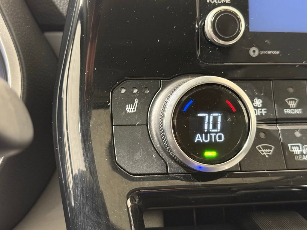 Used 2022 Toyota Highlander XLE image 31