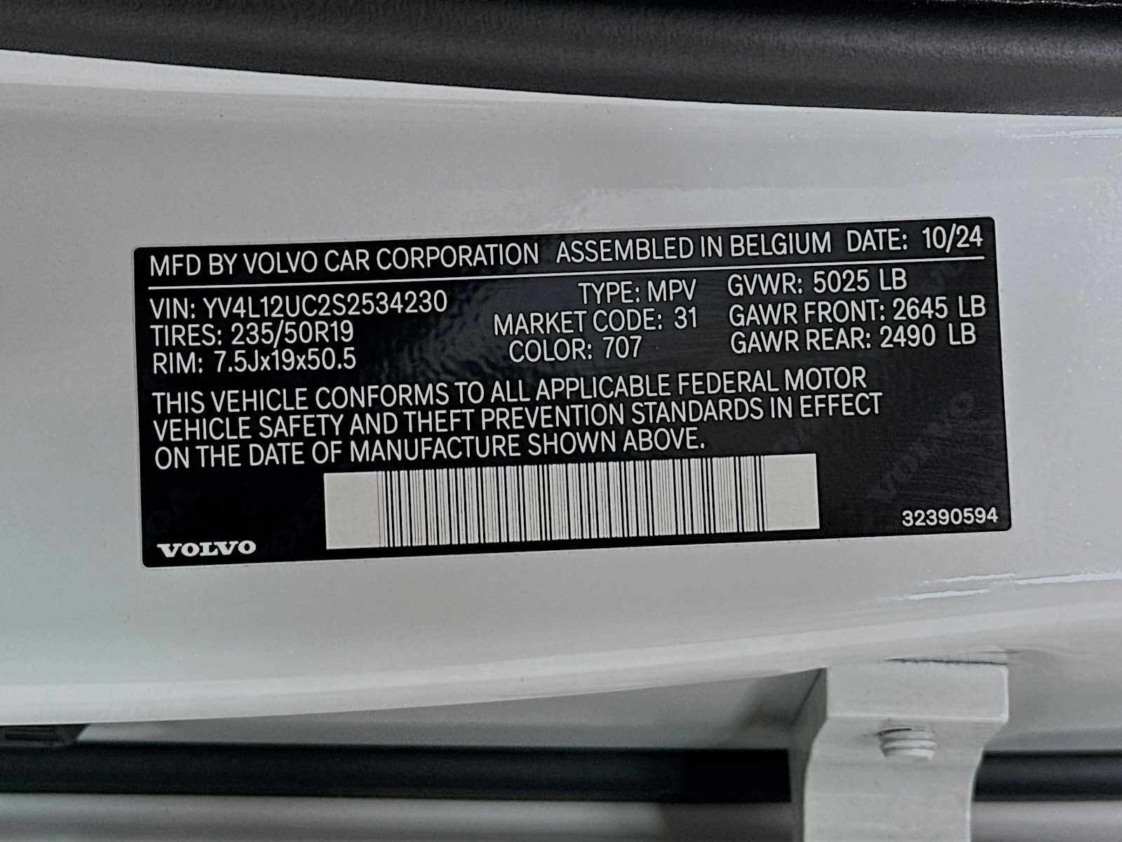 Used 2025 Volvo XC40 B5 Plus w/ Protection Package Premier image 31