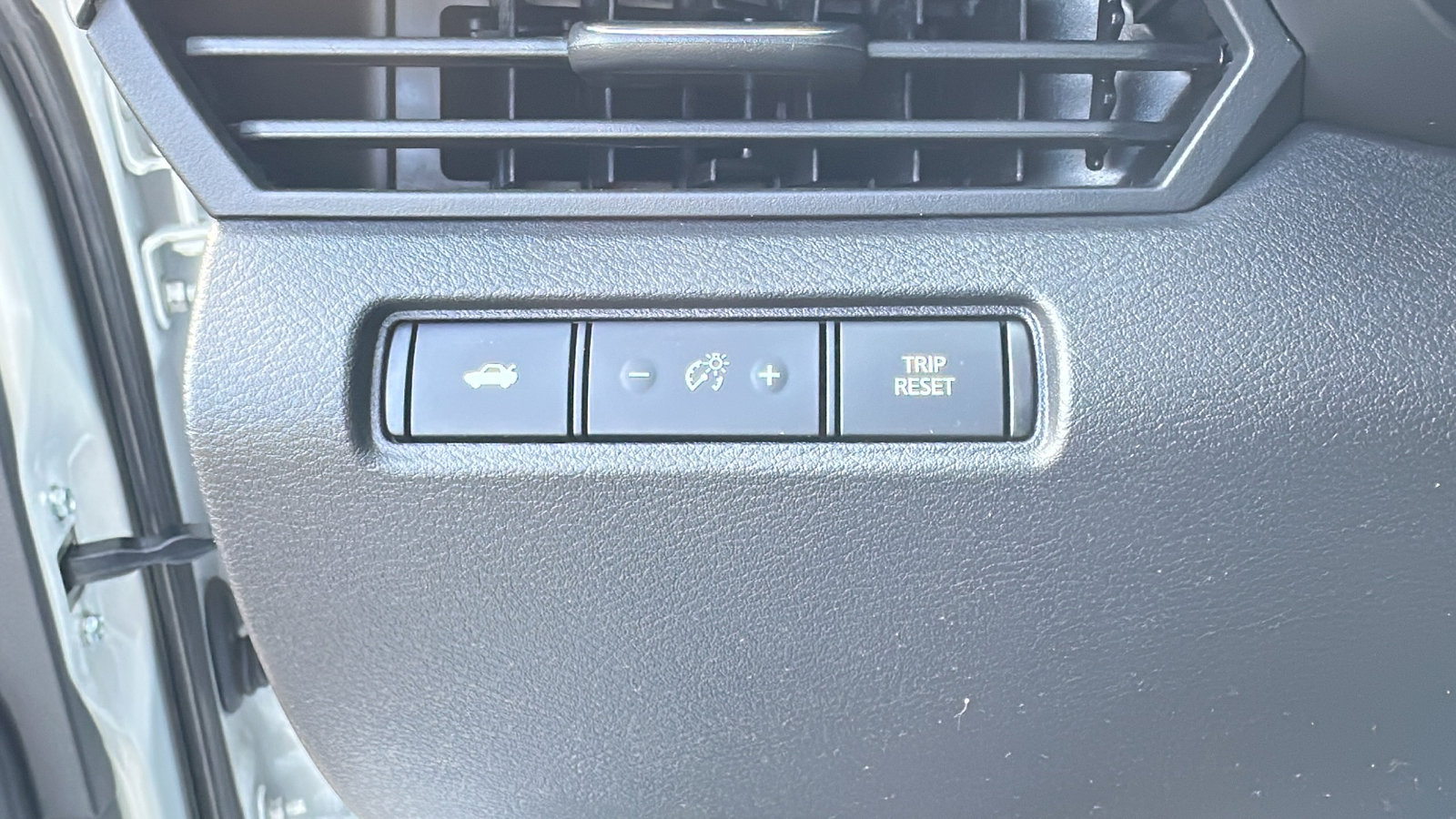 Certified 2024 Nissan Altima 2.5 SR FWD image 14