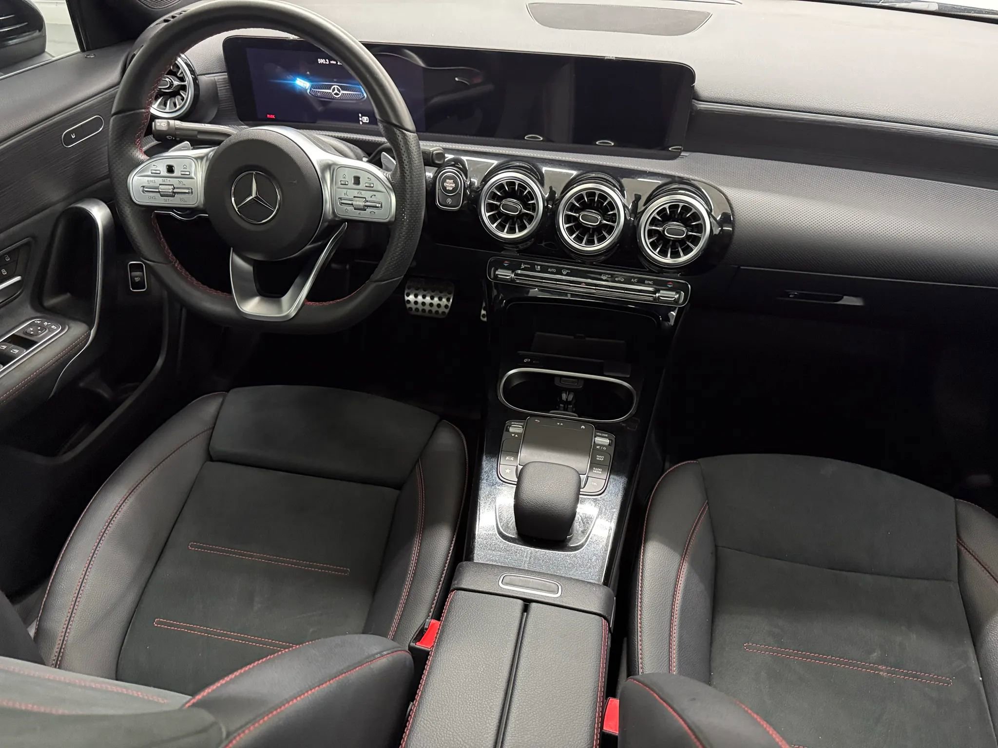 Used 2022 Mercedes-Benz A 220 4MATIC image 30