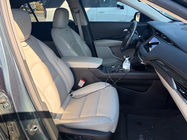 Used 2020 Cadillac XT4 Premium Luxury w/ Cold Weather Package FWD image 7