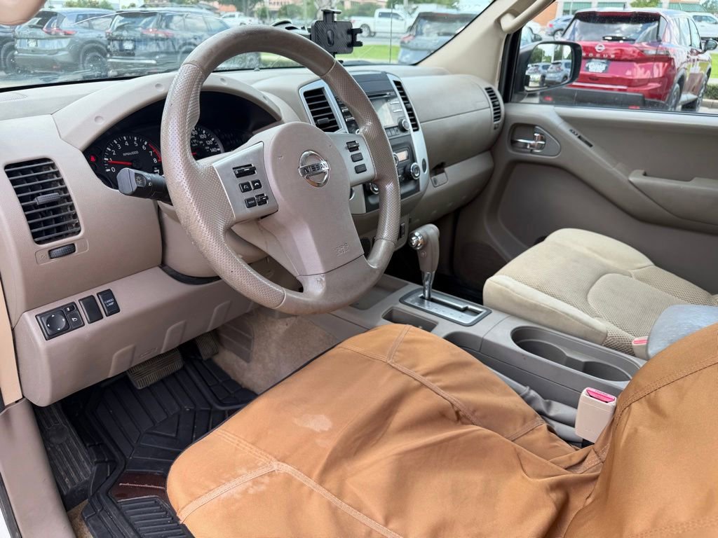 Used 2014 Nissan Frontier SV w/ SV Value Truck Package RWD image 10