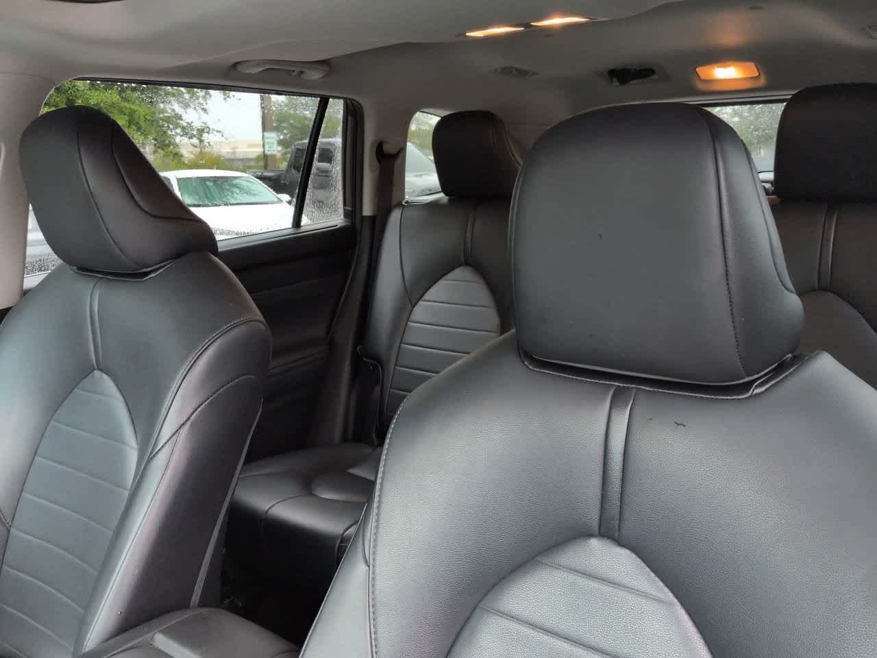 Certified 2021 Toyota Highlander XLE AWD/4WD image 8