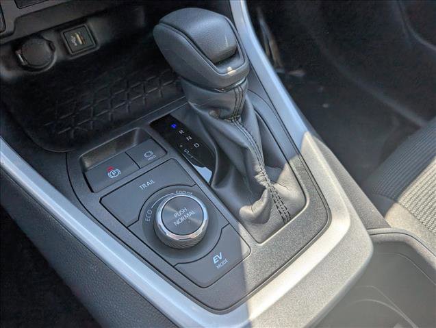 Used 2025 Toyota RAV4 LE image 12