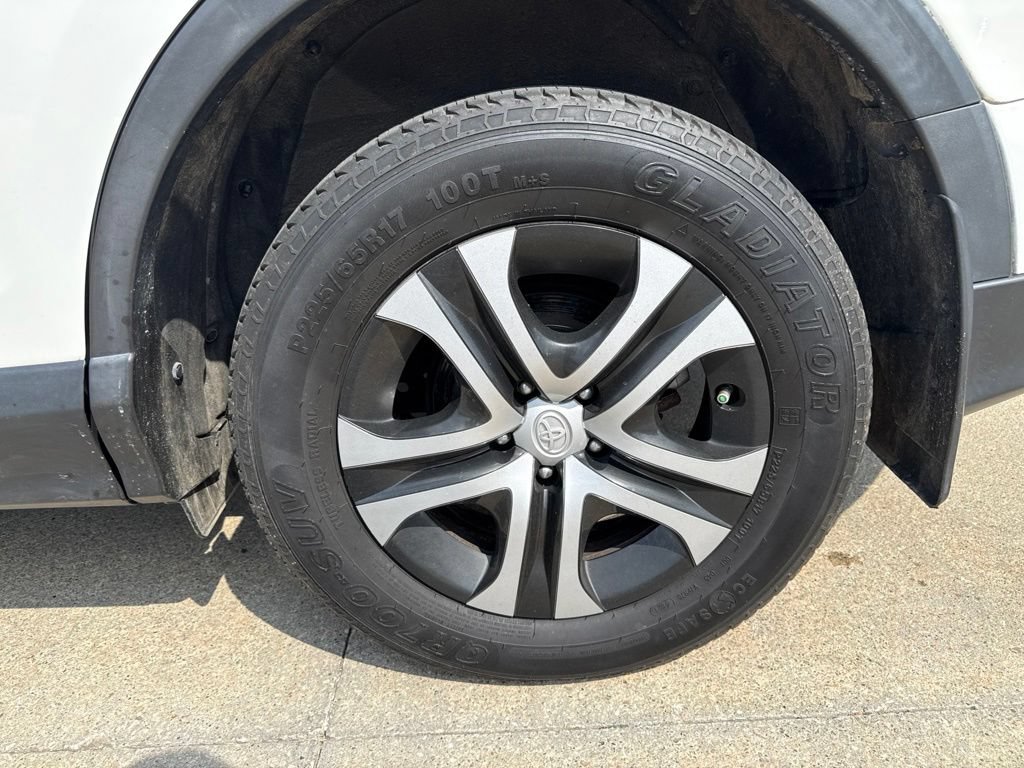 Used 2018 Toyota RAV4 LE w/ All Weather Liner Package AWD/4WD image 52