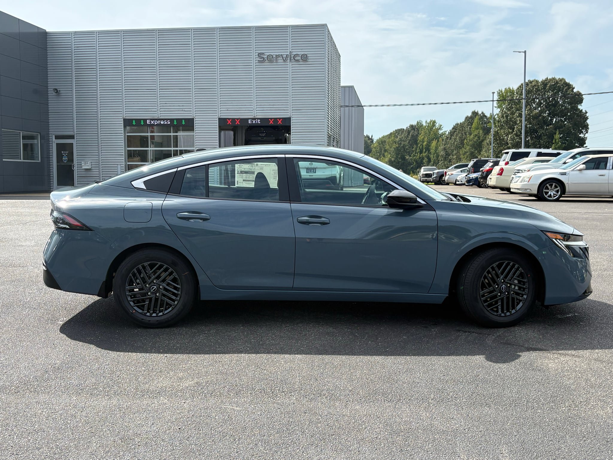 New 2027 Nissan Sentra SV w/ SV Convenience Package FWD image 6