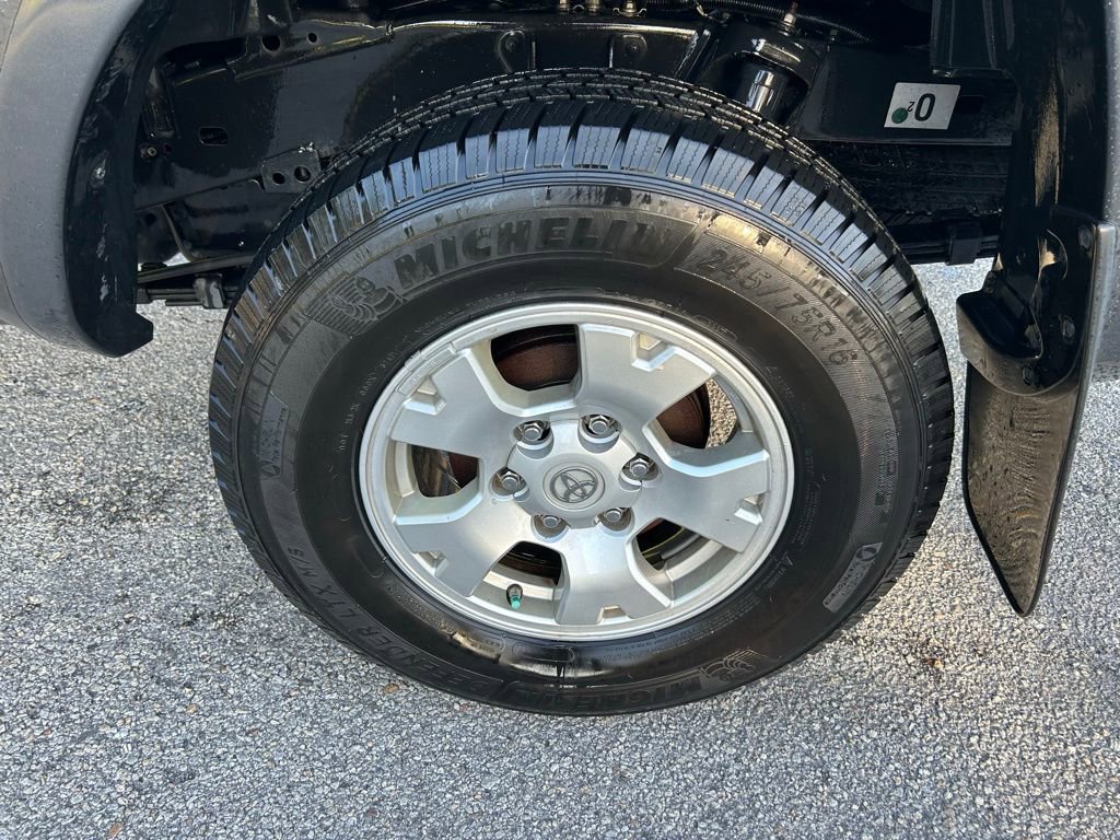 Used 2015 Toyota Tacoma PreRunner w/ SR5 Package RWD image 9