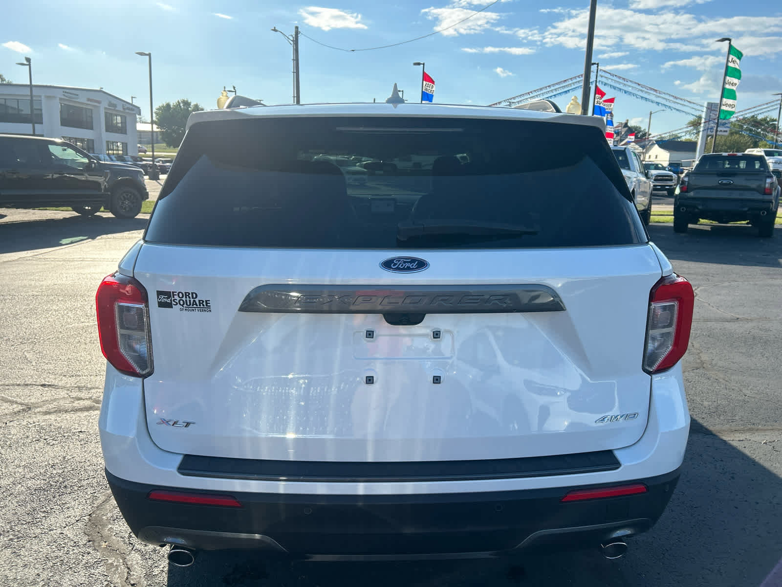 Used 2023 Ford Explorer XLT w/ Equipment Group 202A image 5