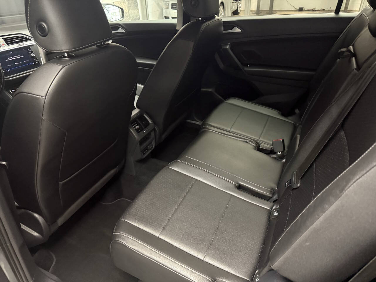 Used 2019 Volkswagen Tiguan SE w/ 3rd Row Seat Package AWD/4WD image 18