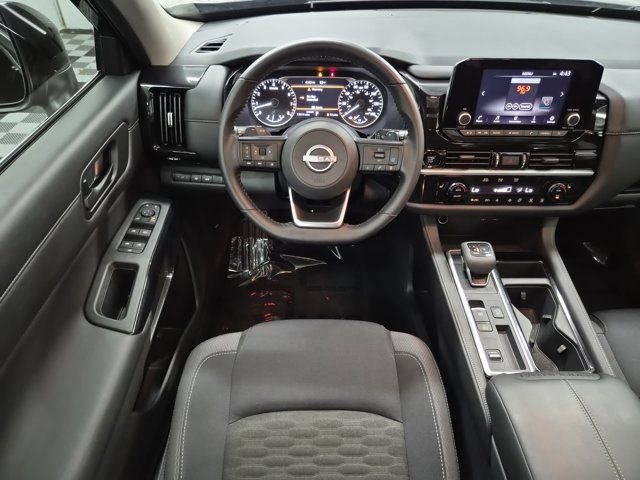 Used 2025 Nissan Pathfinder SV w/ SV Premium Package image 12