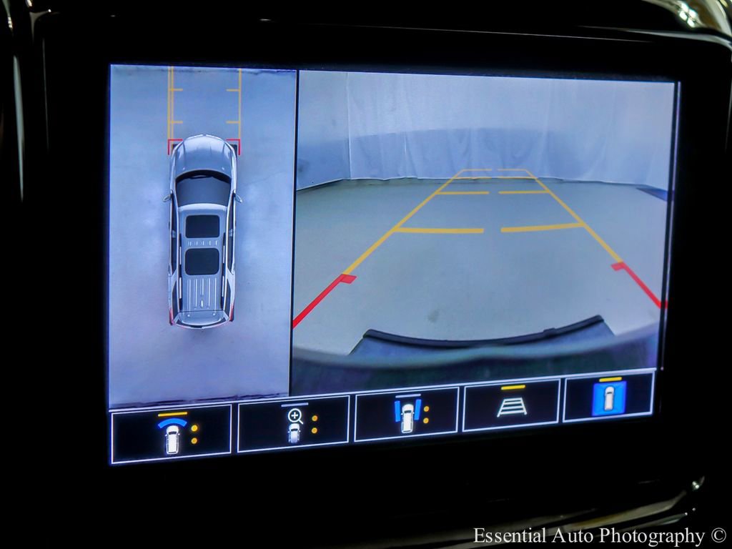 Used 2023 Chevrolet Traverse RS image 17