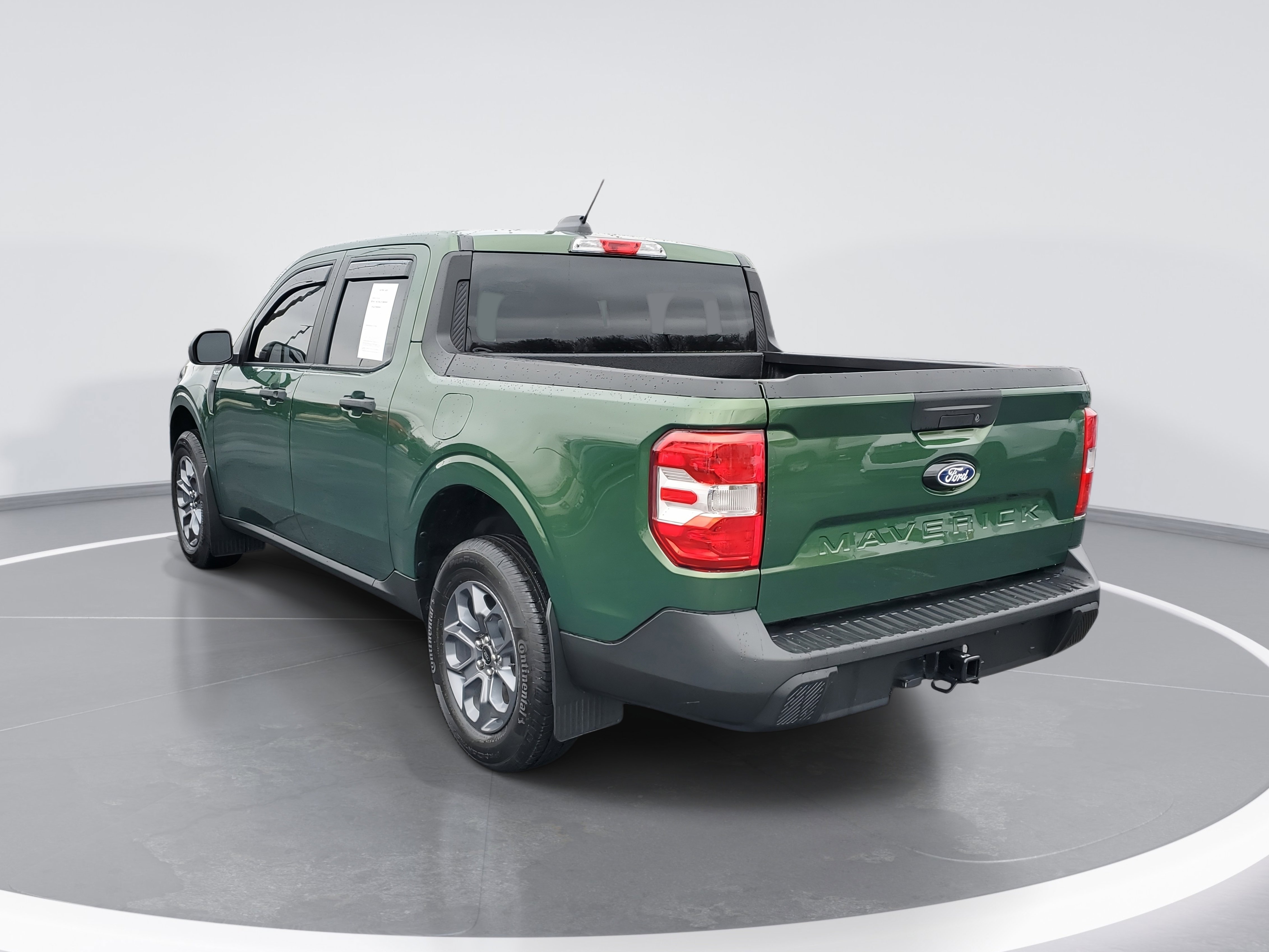 Certified 2025 Ford Maverick XLT image 3