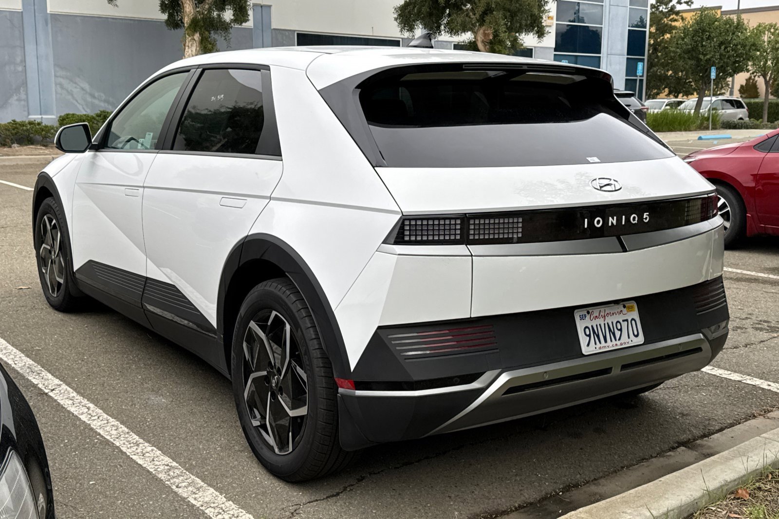 Used 2024 Hyundai Ioniq 5 SEL image 3