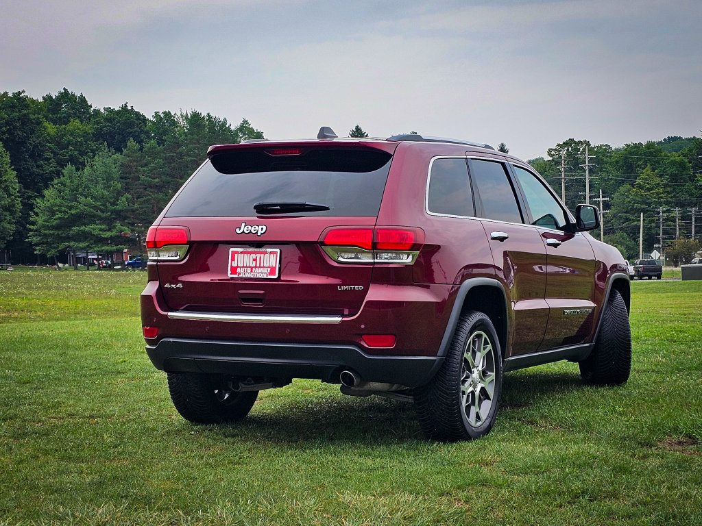 Used 2022 Jeep Grand Cherokee Limited w/ Tech Group AWD/4WD image 3