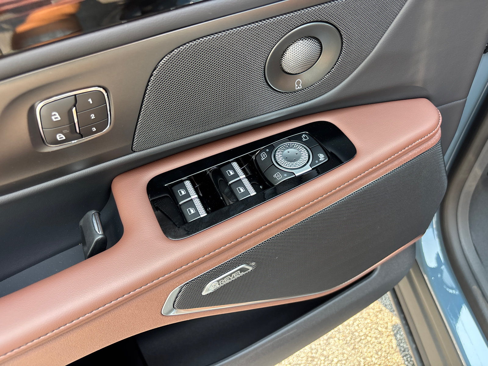New 2026 Lincoln Nautilus Reserve w/ Jet Appearance Package AWD/4WD image 13