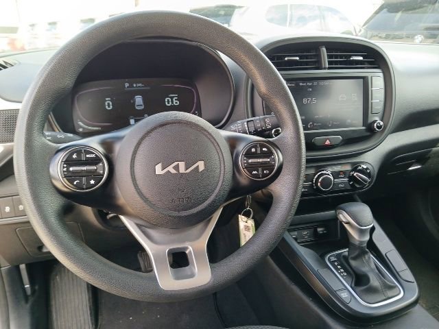 Used 2024 Kia Soul LX w/ Option Group 015 FWD image 17