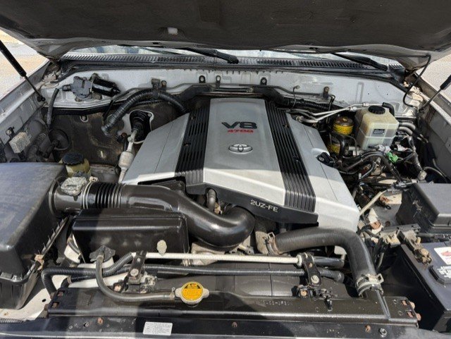 Used 2004 Toyota Land Cruiser AWD/4WD image 8