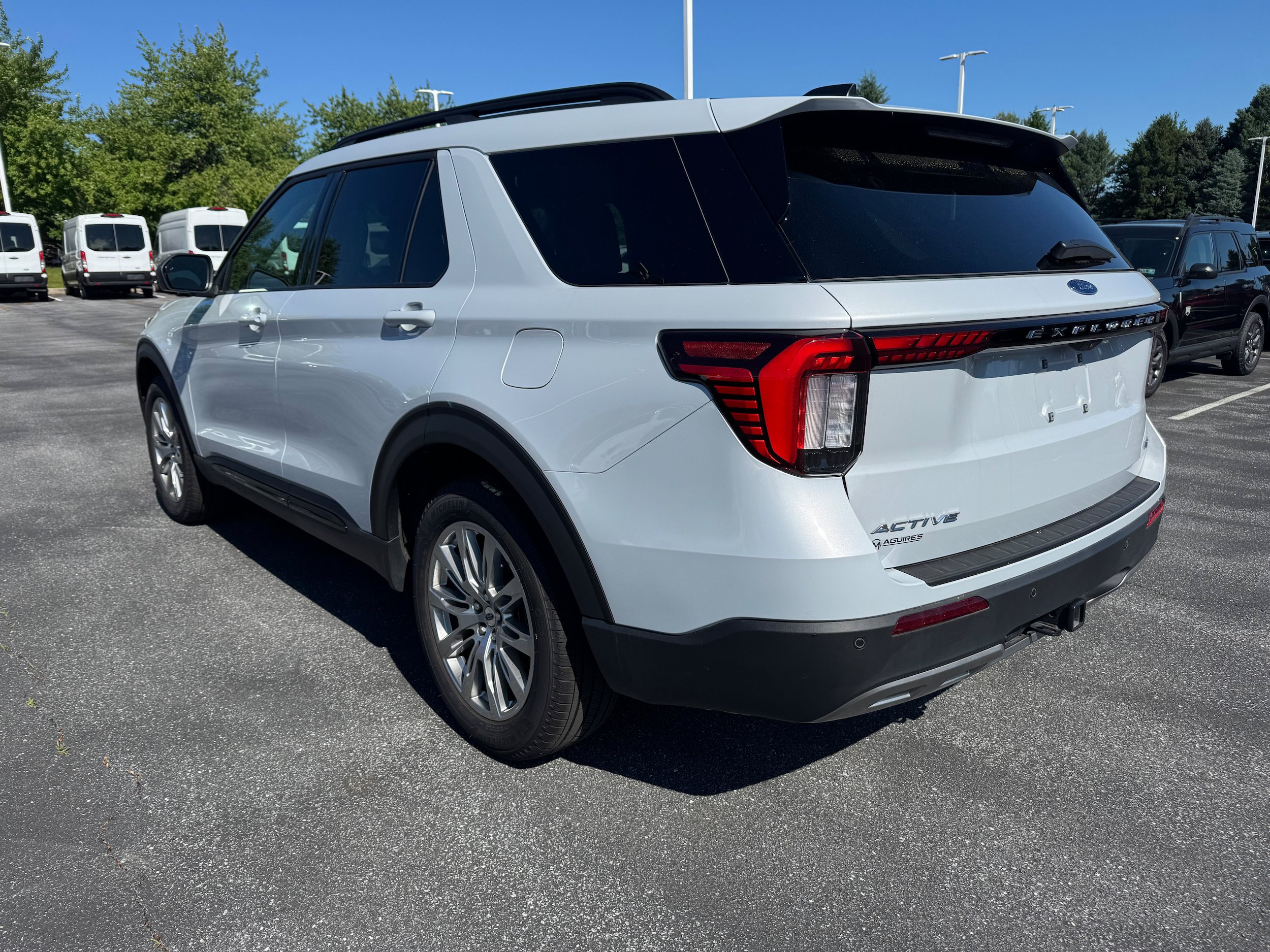 Used 2026 Ford Explorer Active w/ Active Comfort Package AWD/4WD image 3