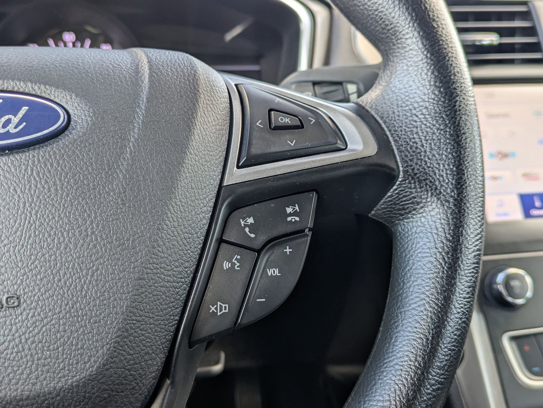 Used 2020 Ford Fusion SE image 15