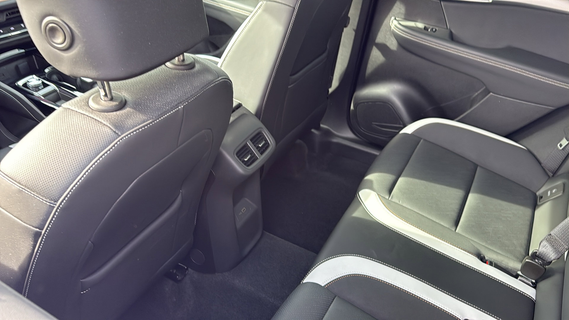 Used 2024 Buick Envision Sport Touring image 30