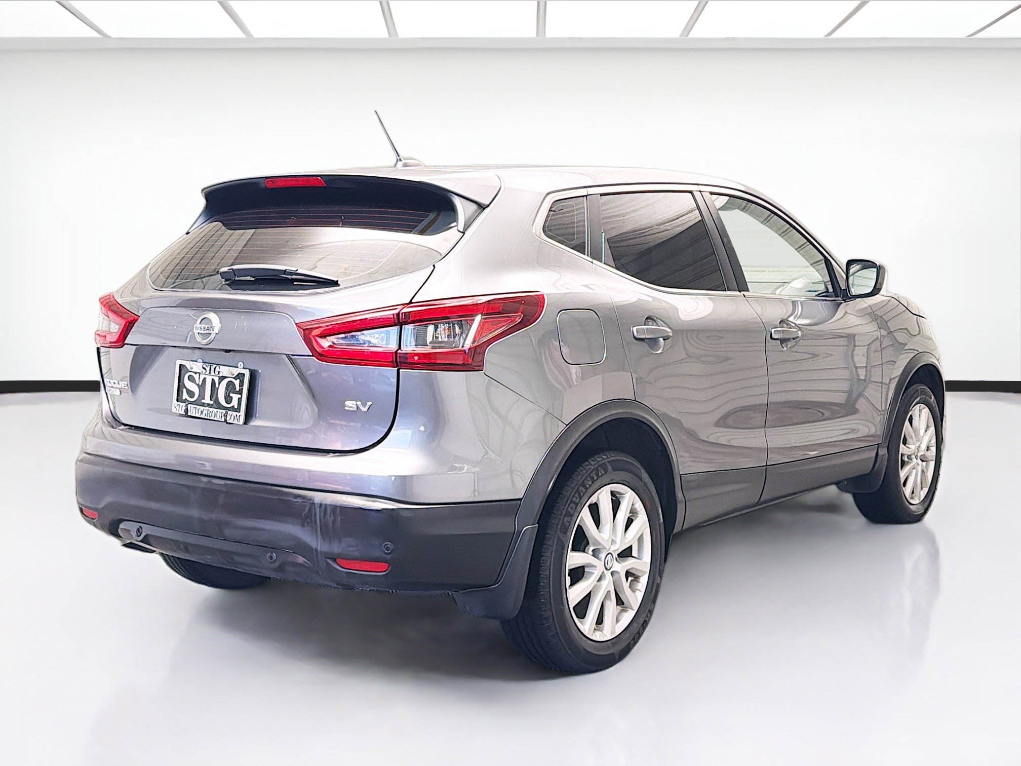 Used 2022 Nissan Rogue Sport S image 4