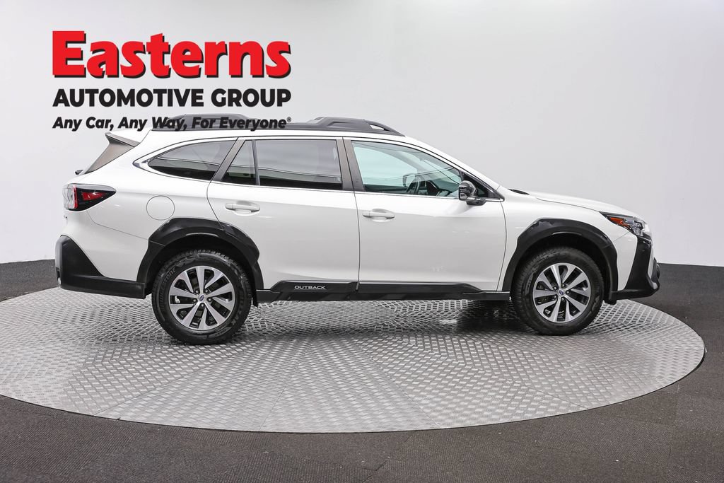 Used 2023 Subaru Outback Premium AWD/4WD image 3
