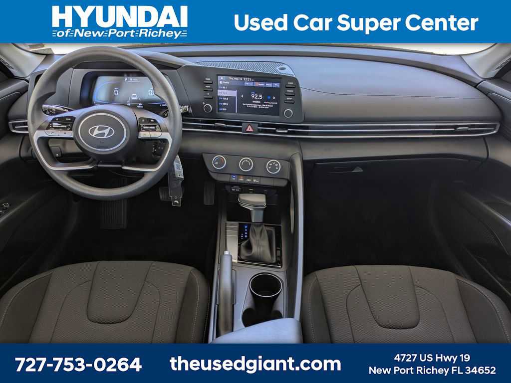 Used 2025 Hyundai Elantra SE FWD image 15