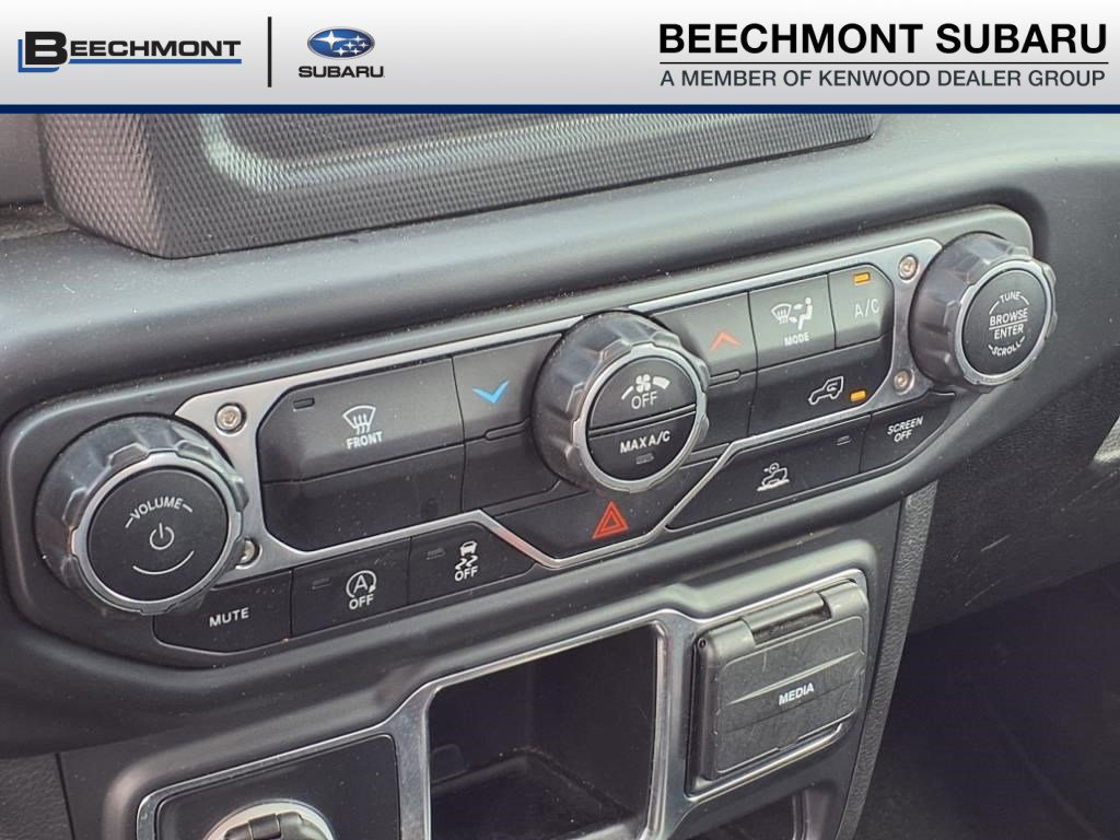 Used 2022 Jeep Gladiator Sport w/ Trailer Tow Package AWD/4WD image 17