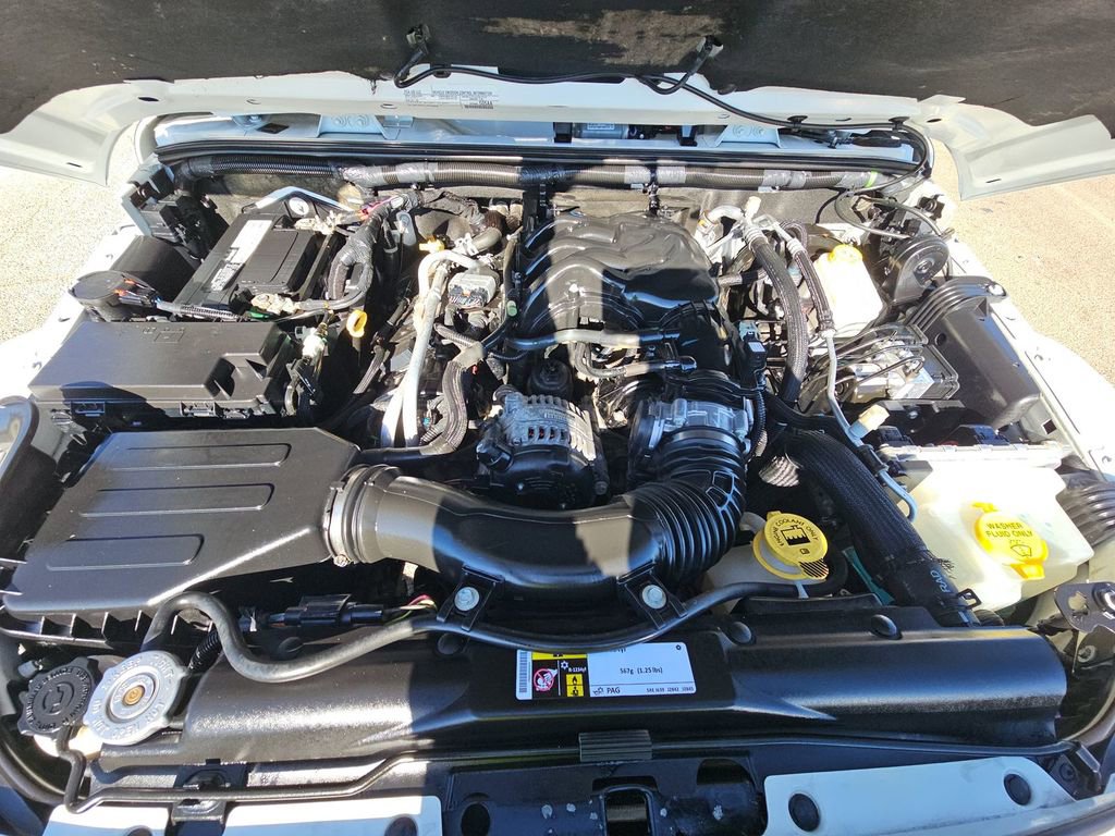 Used 2016 Jeep Wrangler Unlimited Rubicon image 9