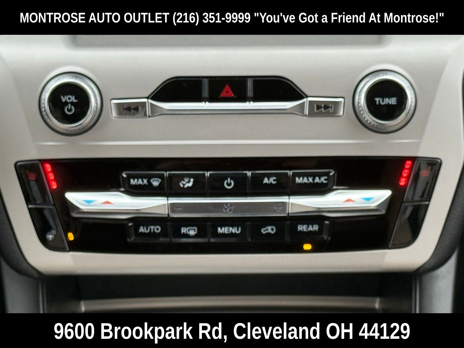 Used 2023 Ford Explorer XLT w/ Equipment Group 202A image 20