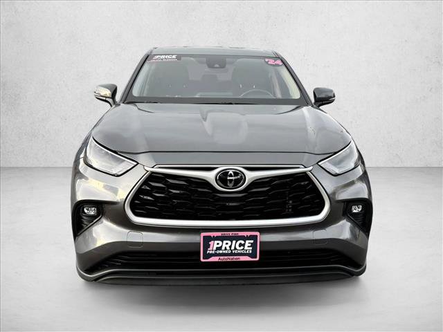Used 2024 Toyota Highlander LE video 2