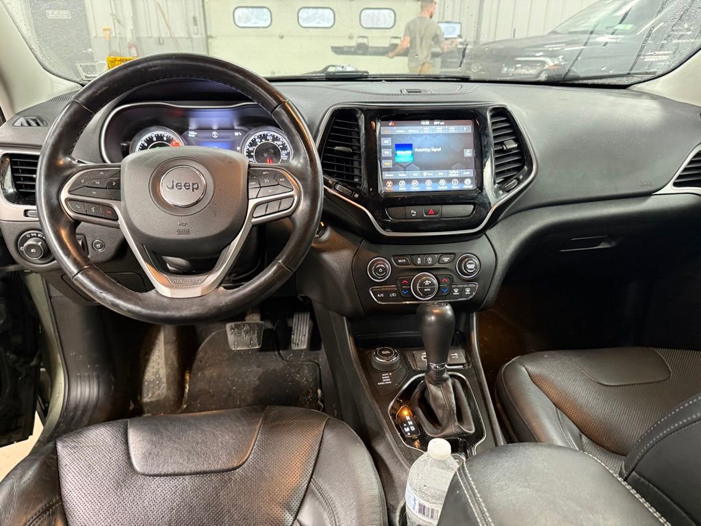 Used 2020 Jeep Cherokee Limited image 2