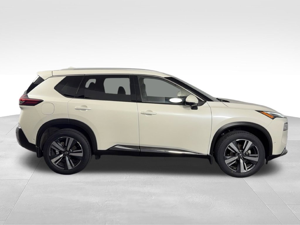 Used 2023 Nissan Rogue Platinum FWD image 5