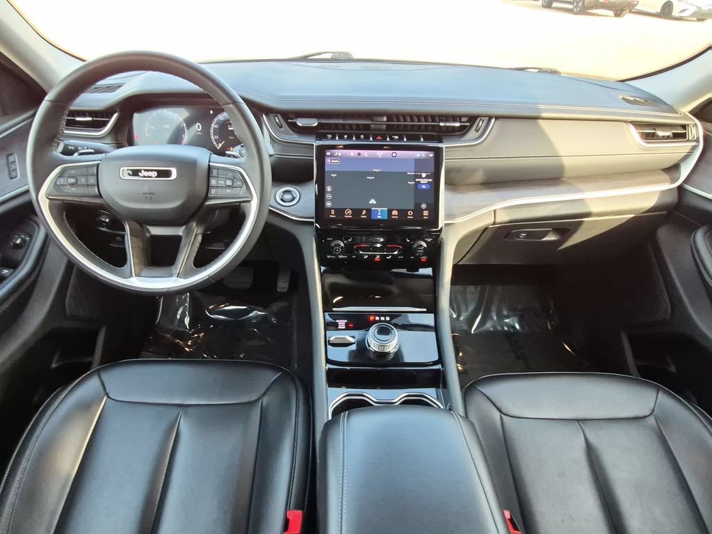Used 2023 Jeep Grand Cherokee L Limited AWD/4WD image 25