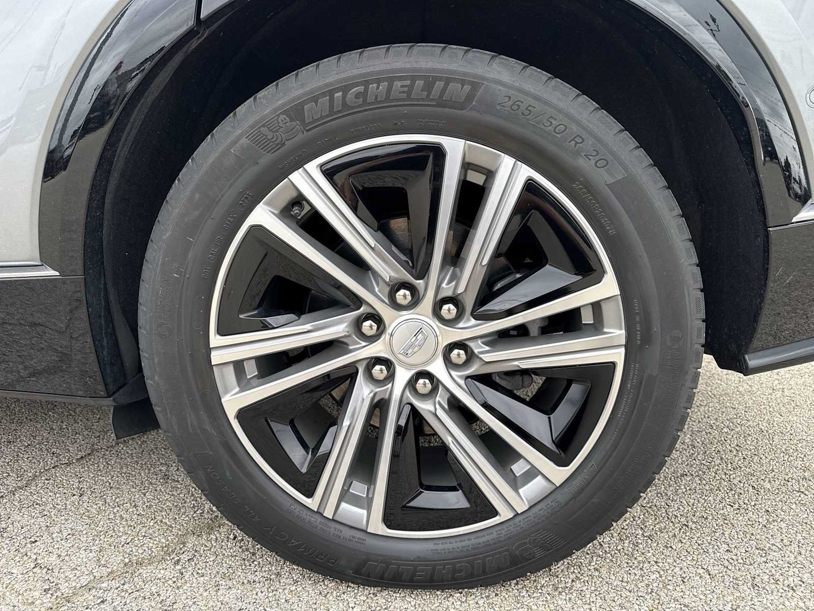 Certified 2024 Cadillac Lyriq Luxury AWD/4WD image 33