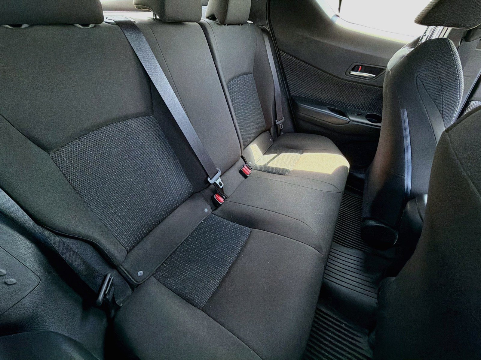 Used 2019 Toyota C-HR LE FWD image 14