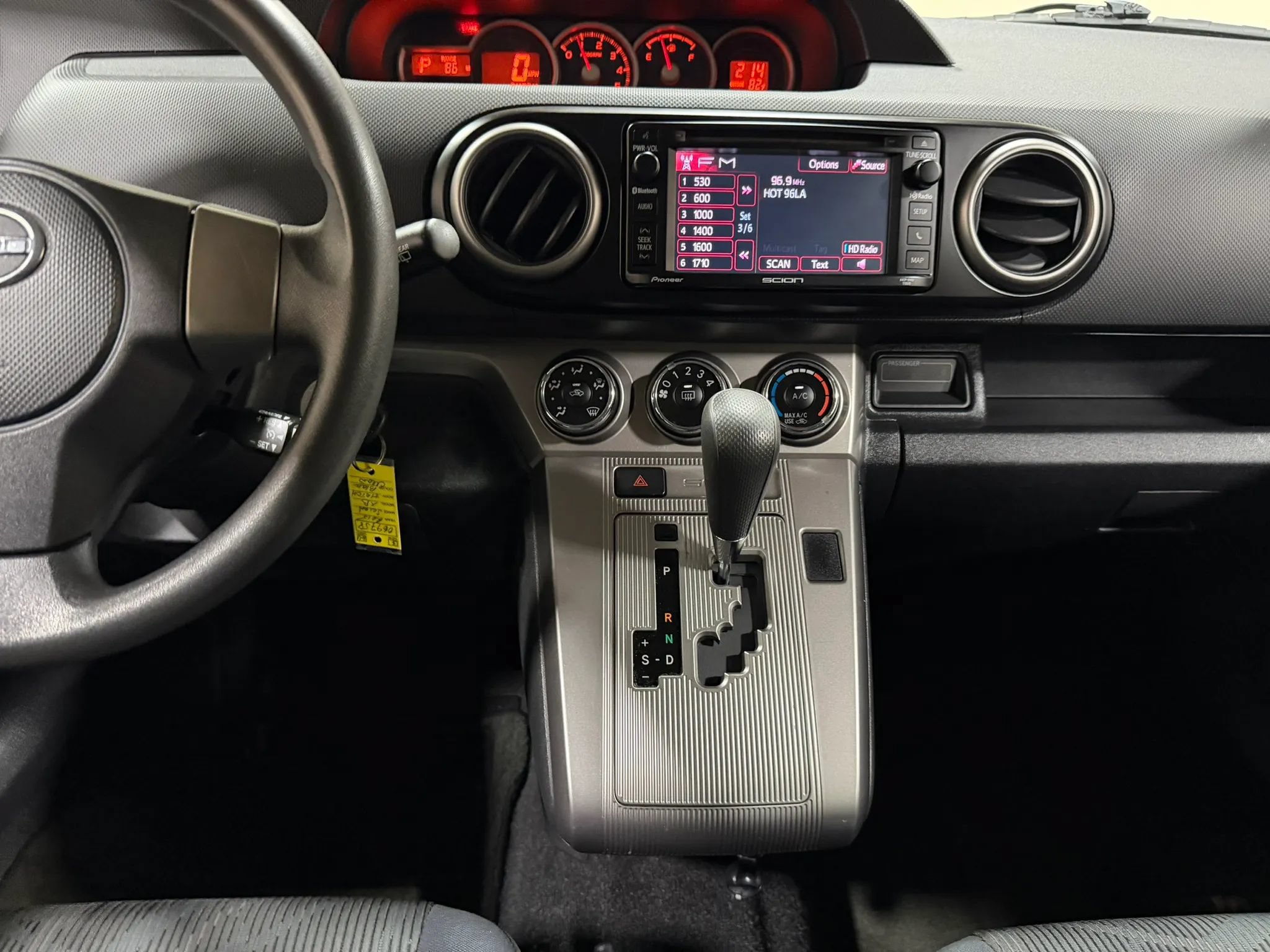 Used 2015 Scion xB FWD image 51