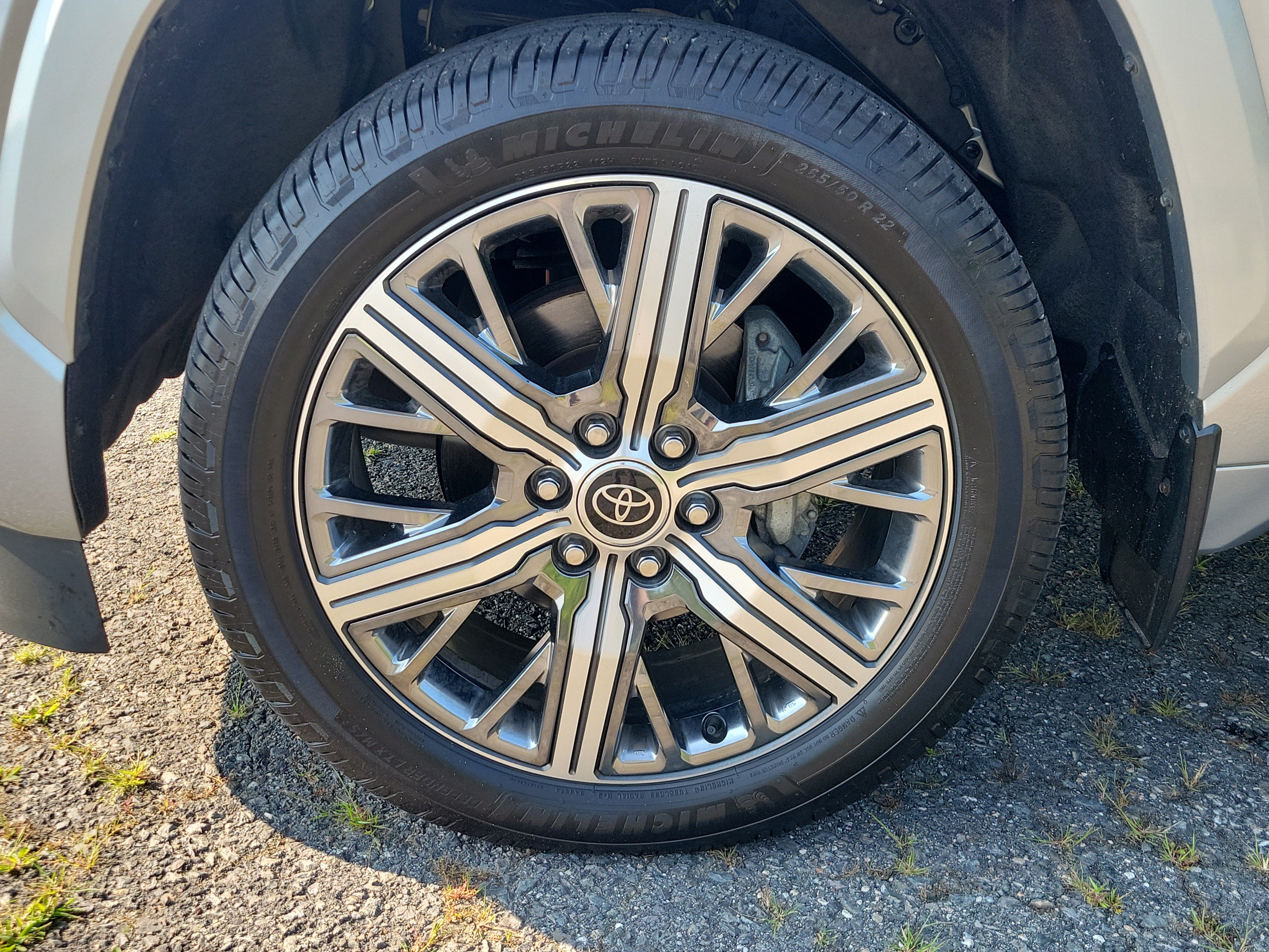 Used 2024 Toyota Sequoia Capstone AWD/4WD image 12