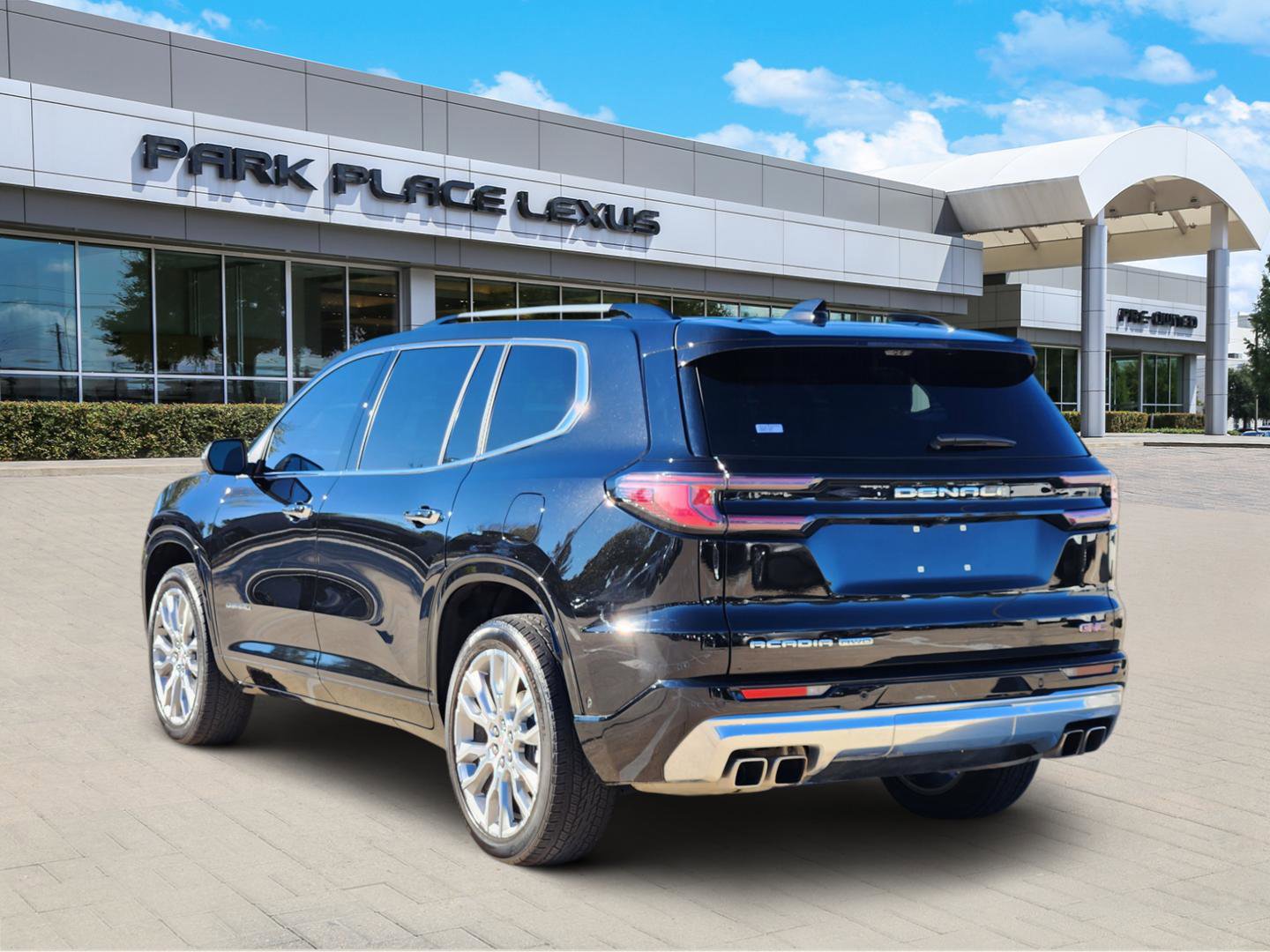 Used 2024 GMC Acadia Denali w/ Super Cruise Package image 4