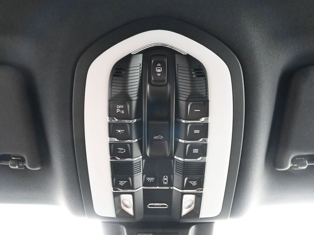 New 2025 Porsche Macan image 23