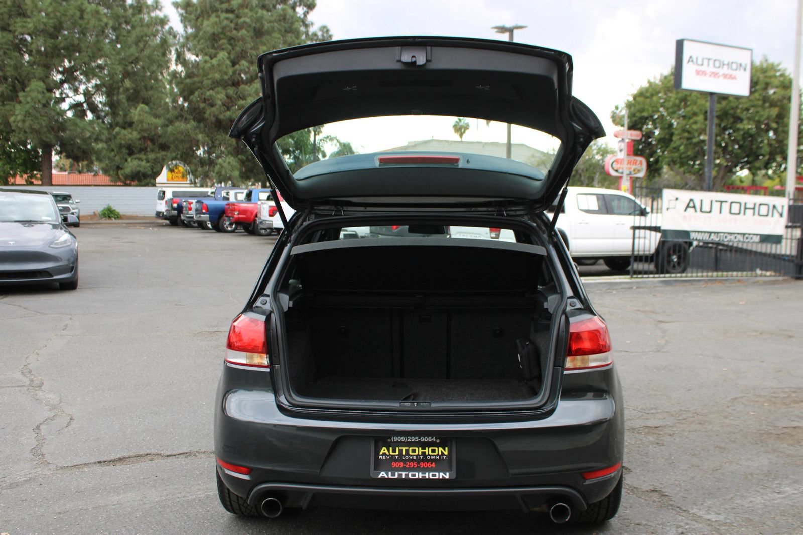 Used 2012 Volkswagen GTI 4-Door FWD image 36